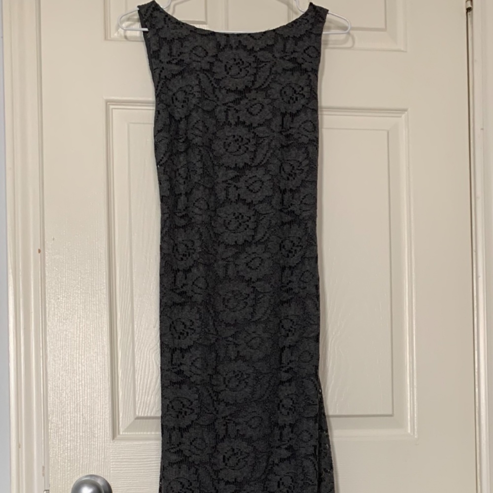 Alice&Olivia Open-Back Lace Maxi Dress